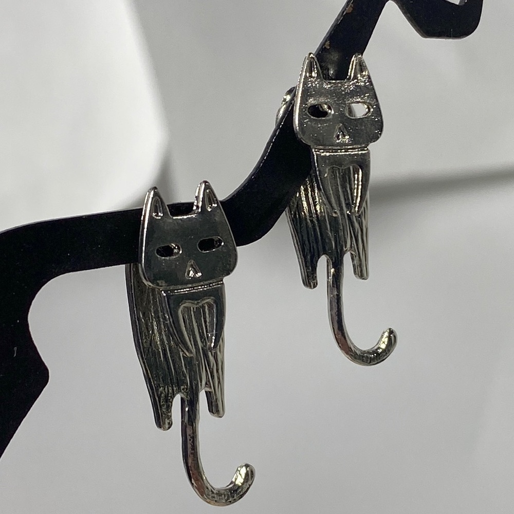 Womens Movable Cat Fashion Silver Novelty  Earrings Cat Lovers Animal Lovers